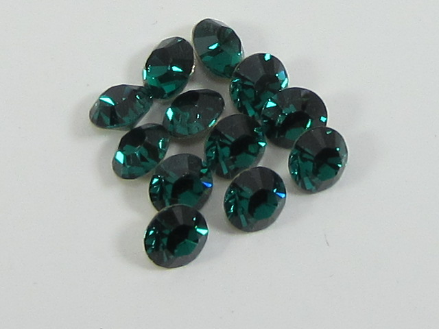 pp14 (2.0-2.1mm) 1 Gross EMERALD POINTED BACK European Rhinestones